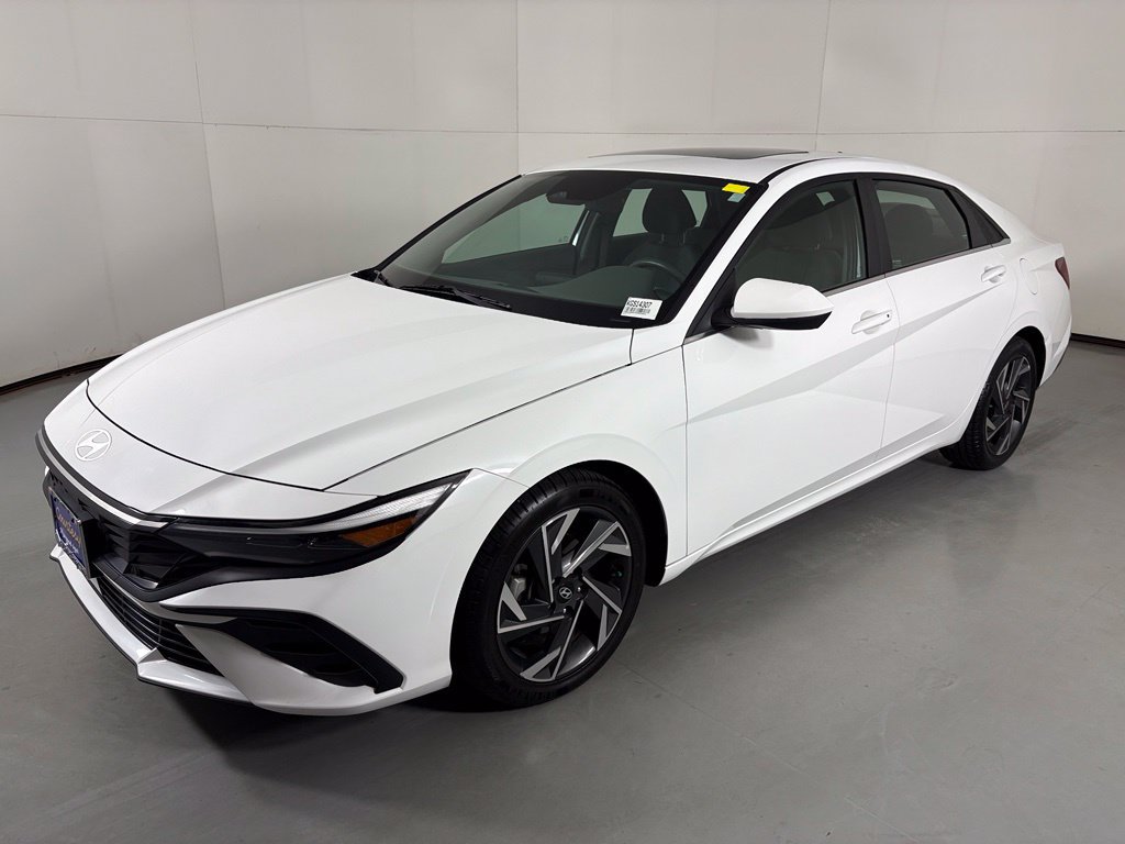 Used 2024 Hyundai Elantra SEL w/ Convenience Package FWD image 4