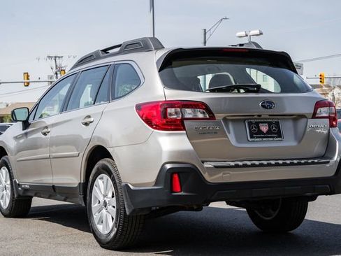 Used 2018 Subaru Outback 2.5i AWD/4WD image 5
