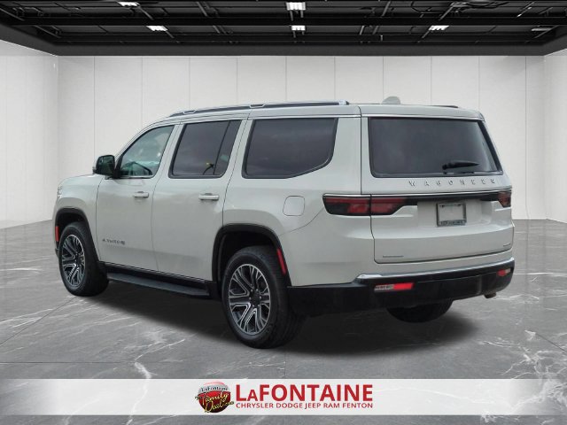 Used 2022 Jeep Wagoneer Series III AWD/4WD image 3