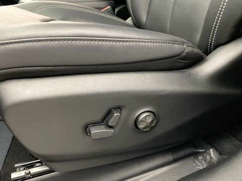 New 2026 Chrysler Pacifica Select w/ S Appearance Package image 13