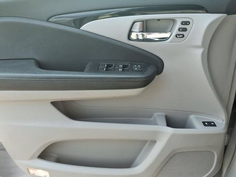 Used 2018 Honda Pilot Elite image 16