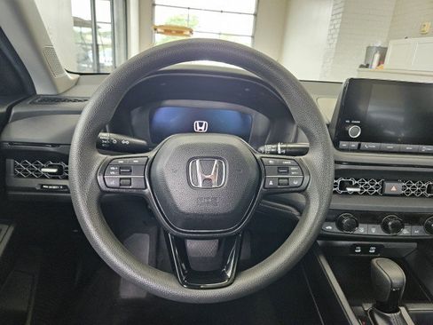Used 2024 Honda Accord EX image 17