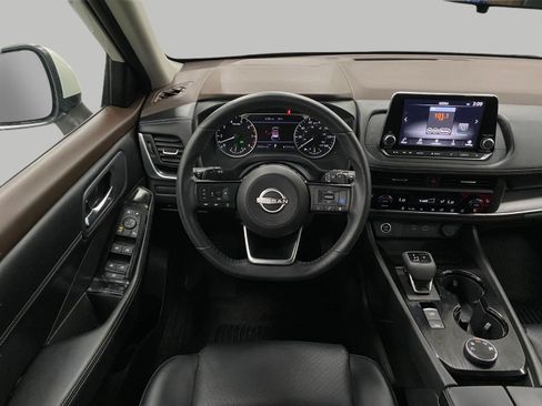 Used 2023 Nissan Rogue SV w/ SV Premium B Package AWD/4WD image 14