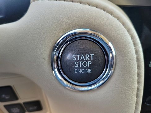 Used 2017 Lexus LX 570 4WD image 11