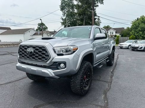 Used 2021 Toyota Tacoma TRD Sport AWD/4WD image 3