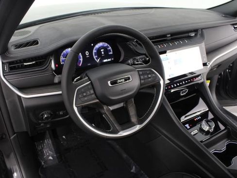 New 2026 Jeep Grand Cherokee 4WD image 8
