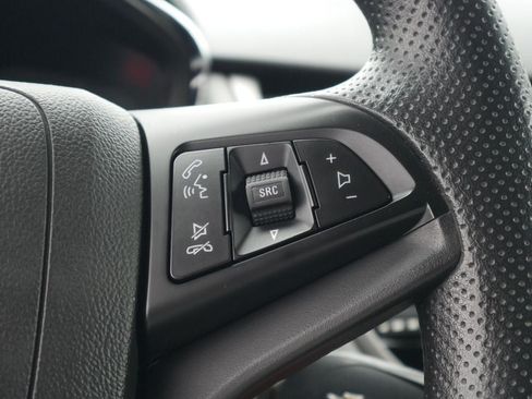 Used 2020 Chevrolet Trax LT FWD image 9