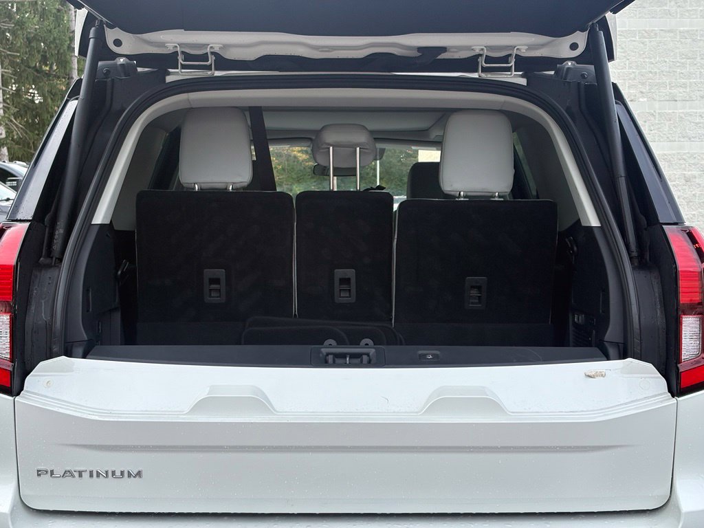 Used 2025 Ford Expedition Platinum w/ Driver's Package AWD/4WD image 6