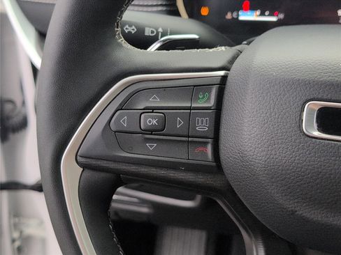 Used 2024 Jeep Grand Cherokee Altitude image 25