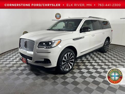 Used 2024 Lincoln Navigator L Reserve AWD/4WD image 1