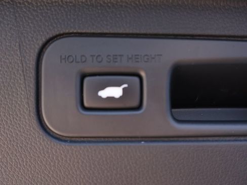 Used 2025 Honda Pilot EX-L image 16