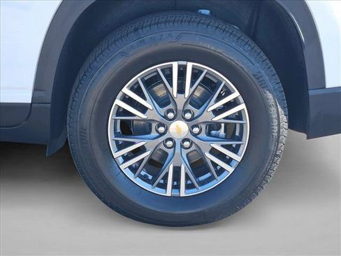 New 2026 Chevrolet Traverse LT w/ Driver Confidence Package FWD image 10