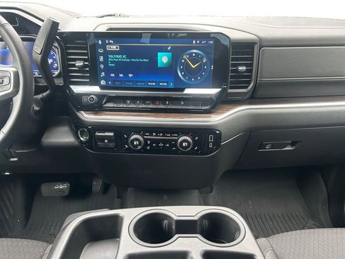 Used 2025 Chevrolet Silverado 3500 LT image 12