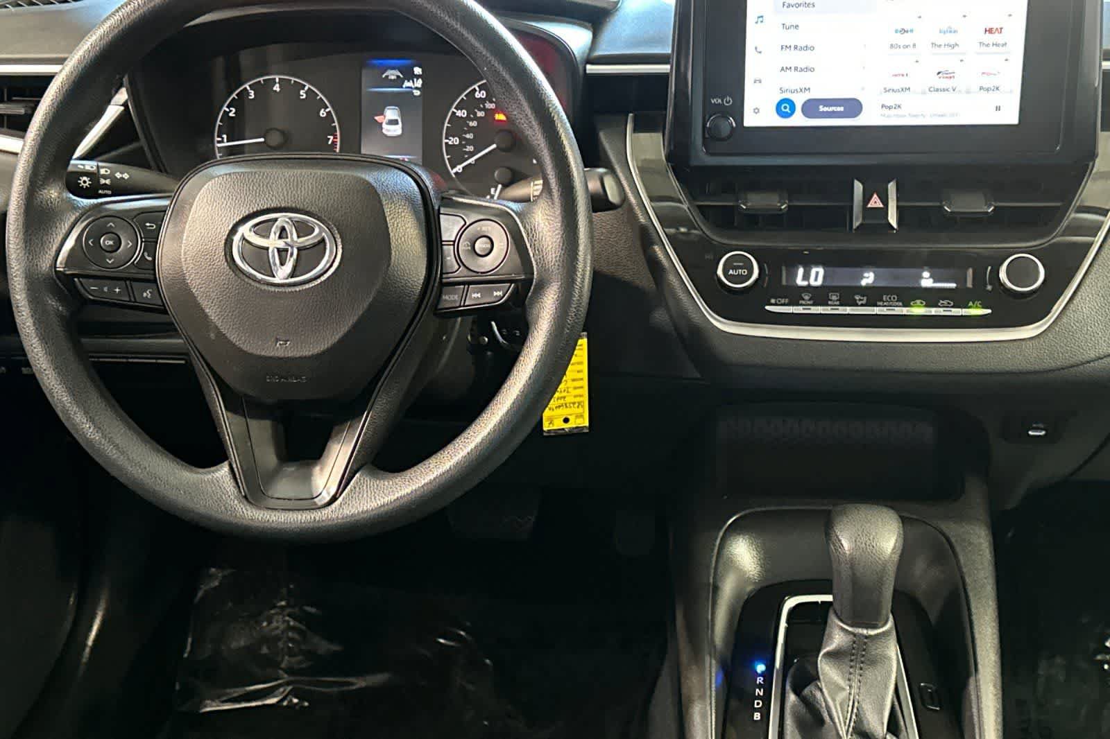 Used 2025 Toyota Corolla LE FWD image 27