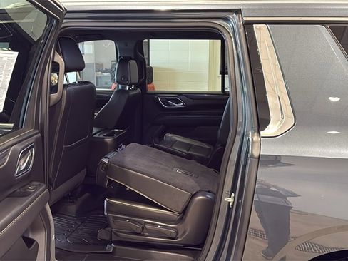 Used 2021 GMC Yukon XL SLT w/ SLT Luxury Package image 21