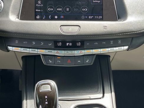 Used 2021 Cadillac XT4 Luxury w/ Cold Weather Package FWD image 13