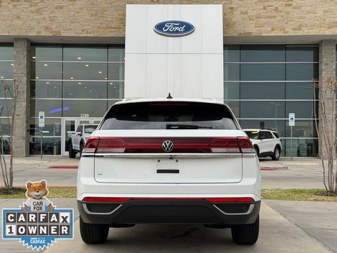 Used 2024 Volkswagen Atlas Cross Sport SE image 21