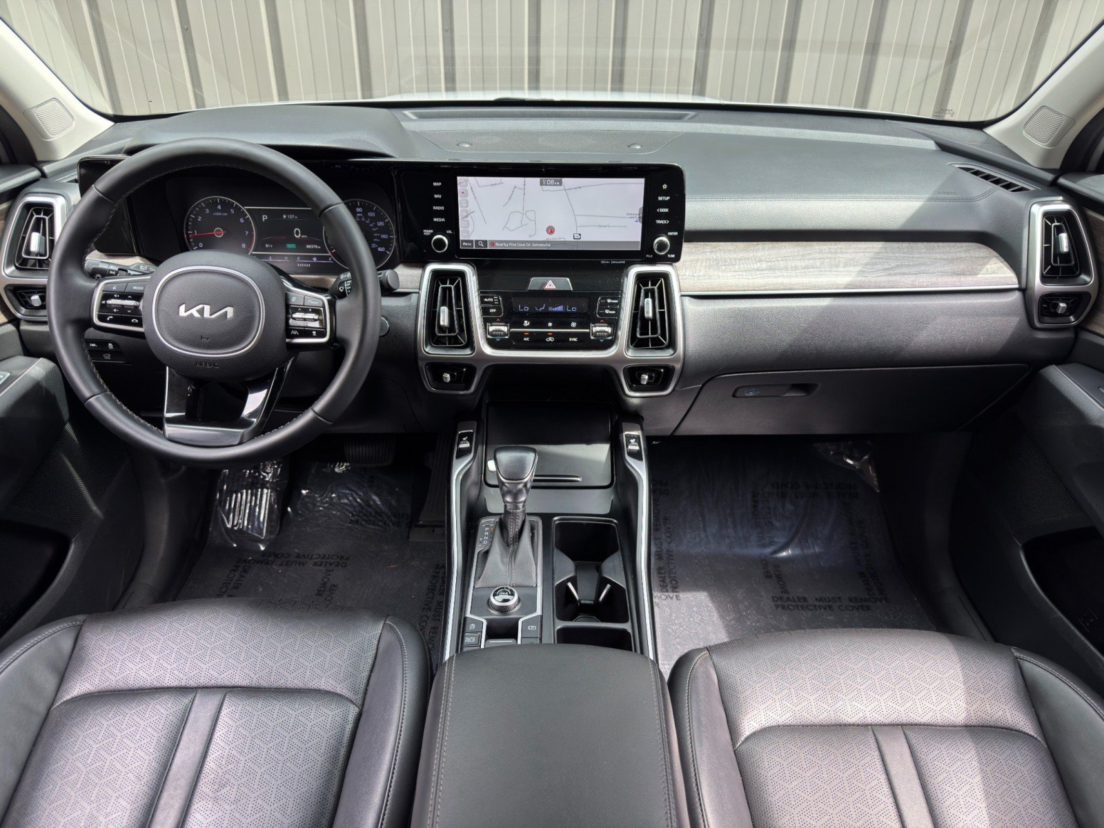 Used 2022 Kia Sorento EX w/ Panoramic Sunroof Package FWD image 12