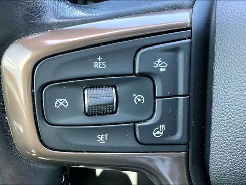 Used 2022 Chevrolet Silverado 1500 High Country w/ Technology Package image 21