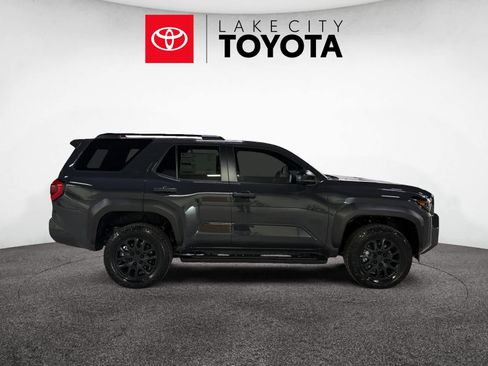 New 2026 Toyota 4Runner SR5 image 7