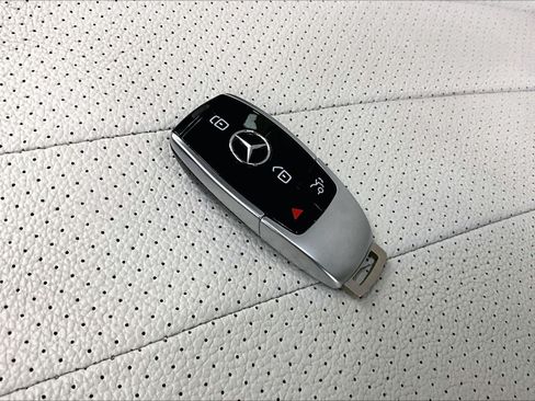 Used 2022 Mercedes-Benz E 350 Sedan image 12