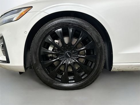 Used 2022 Volvo S60 B5 R-Design w/ Advanced Package image 29