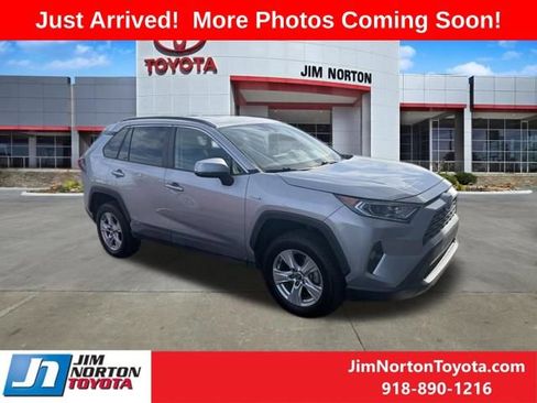 Used 2020 Toyota RAV4 XLE AWD/4WD image 1