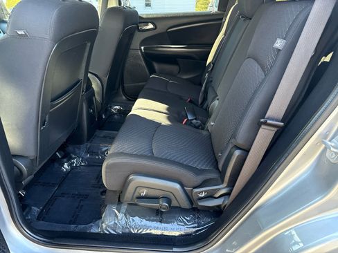 Used 2017 Dodge Journey SXT w/ Comfort/Convenience Group image 13
