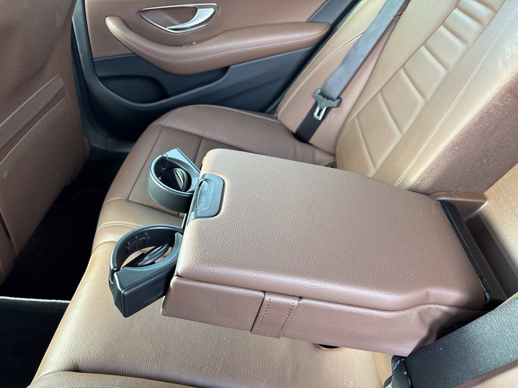 Used 2018 Mercedes-Benz E 400 4MATIC Sedan image 45