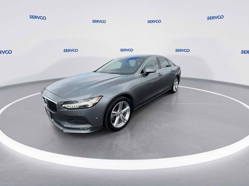 Used 2017 Volvo S90 T5 Momentum w/ Convenience Package FWD image 4