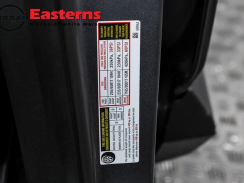 Used 2023 Nissan Rogue S image 49