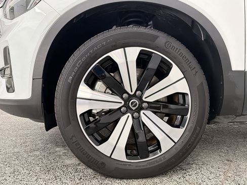 Used 2023 Volvo XC40 Recharge Core AWD/4WD image 12