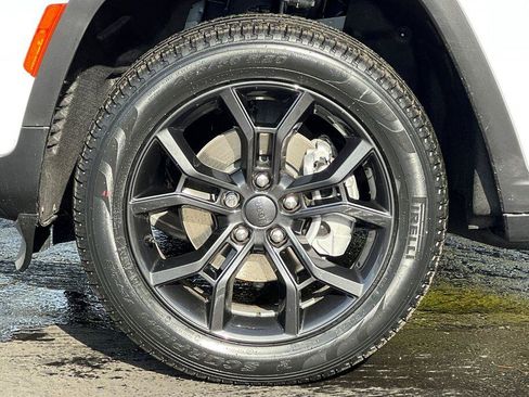 New 2025 Jeep Grand Cherokee Limited image 26