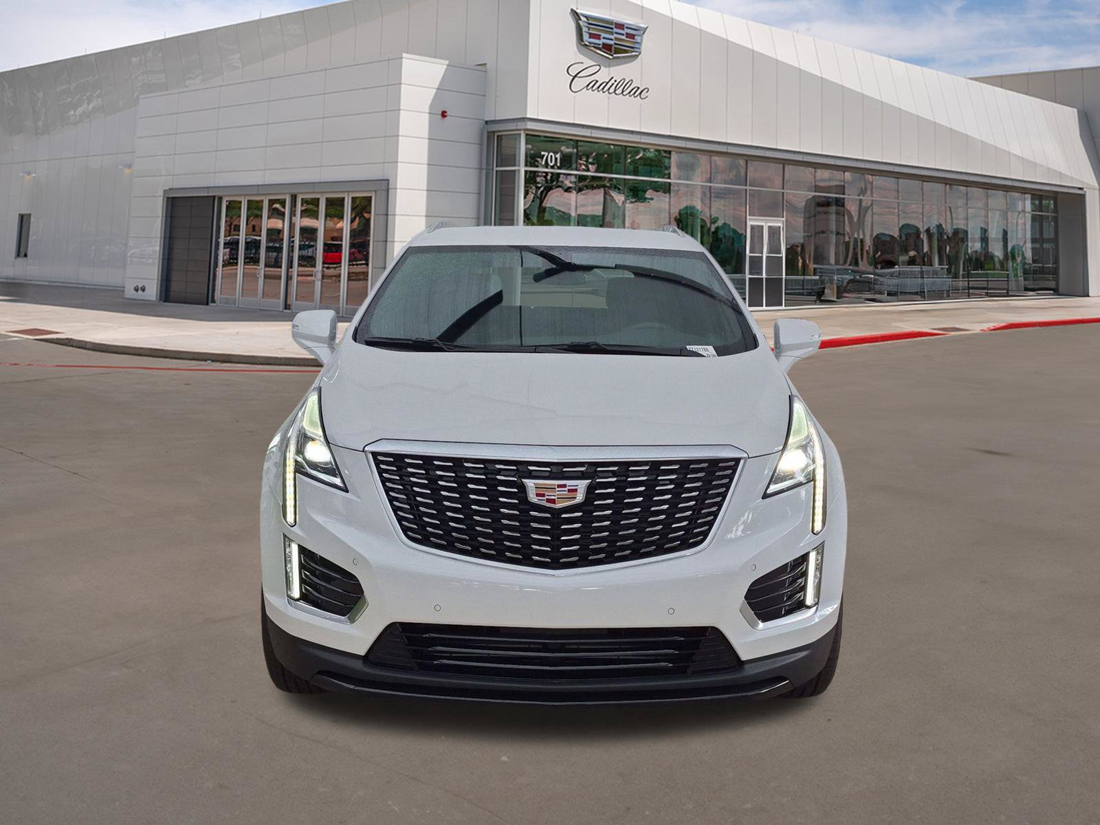 New 2026 Cadillac XT5 Luxury w/ LPO, Floor Liner Package AWD/4WD image 2