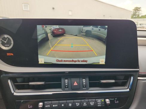 Used 2024 Lexus ES 350 F Sport w/ Accessory Package (Z2) FWD image 15