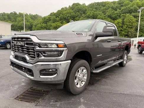 Used 2025 RAM 2500 Big Horn AWD/4WD image 9
