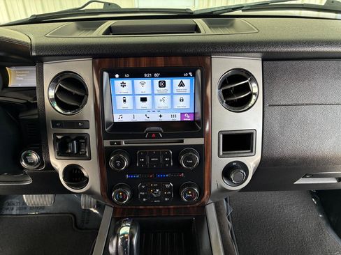 Used 2017 Ford Expedition Platinum RWD image 21