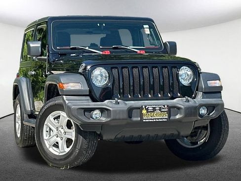 Used 2019 Jeep Wrangler Sport AWD/4WD image 2