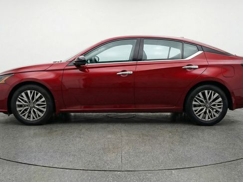 Used 2025 Nissan Altima 2.5 SV image 5