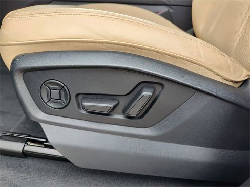 Used 2023 Audi Q7 3.0T Prestige image 25