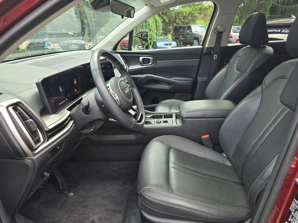 Certified 2025 Kia Sorento S w/ Panoramic Sunroof Package FWD image 8