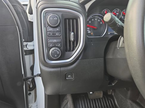 Used 2020 Chevrolet Silverado 1500 LT w/ Remote Start Package image 19