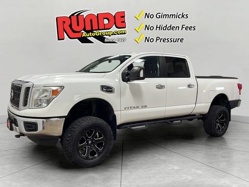 Used 2017 Nissan Titan SV AWD/4WD image 1