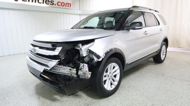 Used 2014 Ford Explorer XLT AWD/4WD image 2
