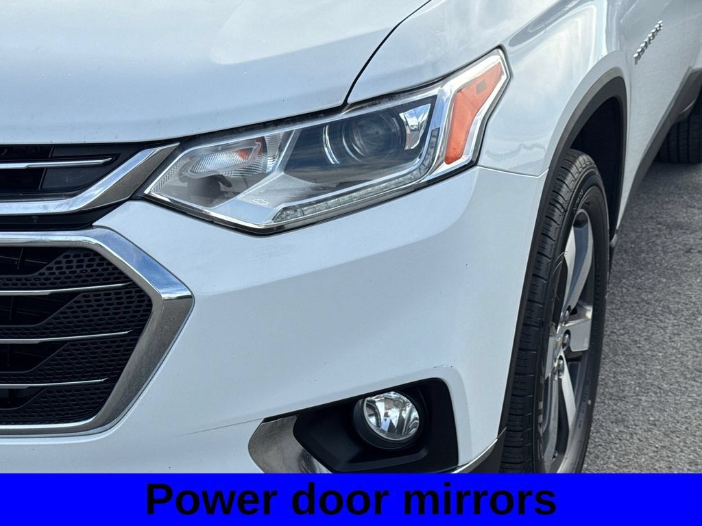 Used 2019 Chevrolet Traverse LT w/ LT Premium Package AWD/4WD image 17