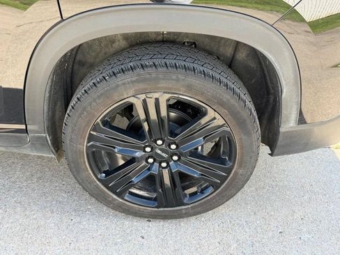Used 2024 GMC Acadia Elevation w/ Black Edition AWD/4WD image 7