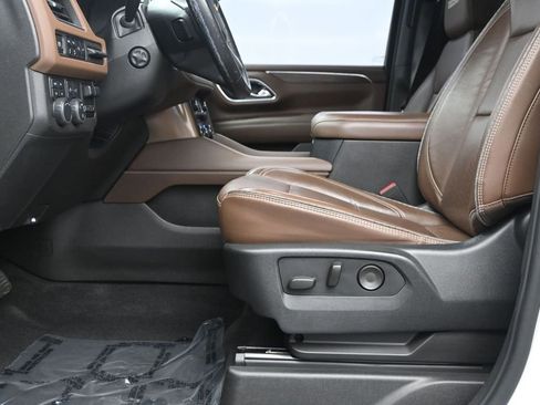 Used 2021 Chevrolet Tahoe High Country w/ Premium Package AWD/4WD image 12