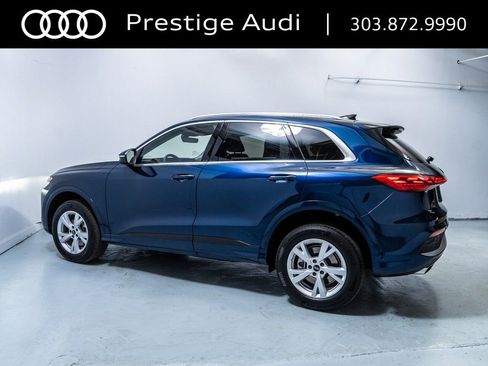 Used 2025 Audi Q5 Premium w/ Convenience Package image 3