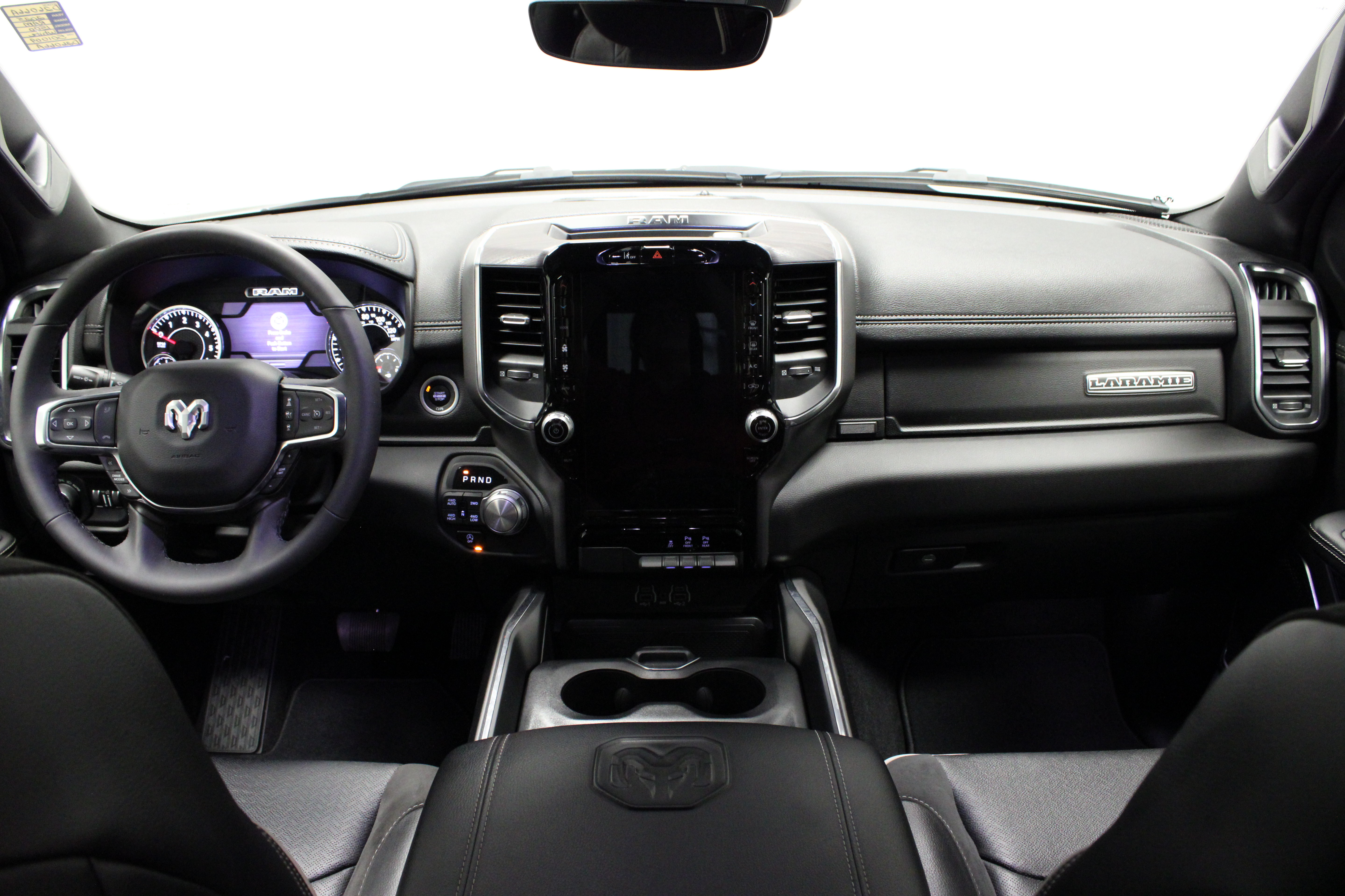 Used 2025 RAM 1500 Laramie AWD/4WD image 21