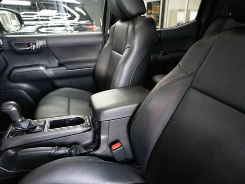 Used 2023 Toyota Tacoma TRD Sport w/ TRD Premium Sport Package image 9